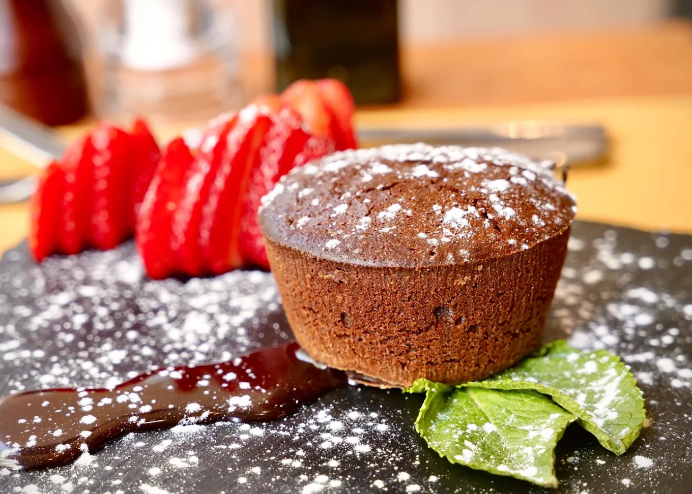 Soufflé al cioccolato con cuore fondente colante